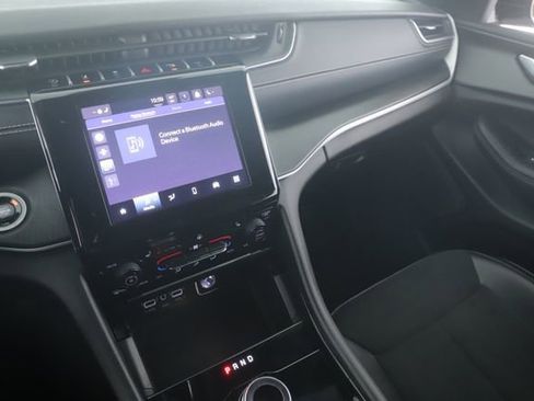 Used 2024 Jeep Grand Cherokee Altitude image 26