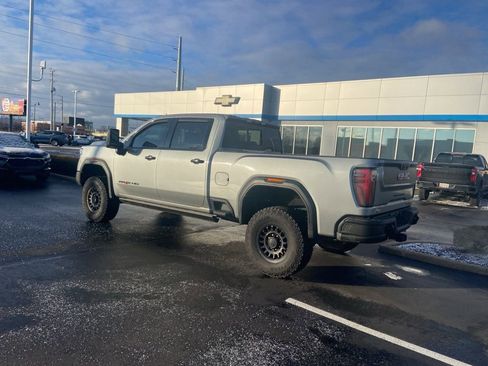 Used 2024 GMC Sierra 2500 AT4X w/ AT4X AEV Edition image 3