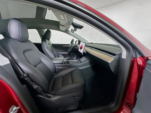 Used 2024 Tesla Model Y Performance image 30