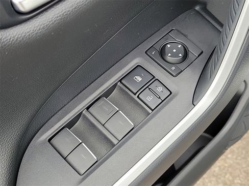 Used 2025 Toyota RAV4 XSE w/ Premium Package image 20