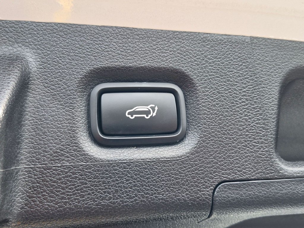 Used 2023 Hyundai Santa Fe SEL AWD/4WD image 25