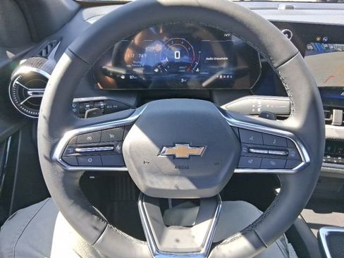 New 2026 Chevrolet Equinox LT w/ LPO, Floor Liner Package FWD image 8