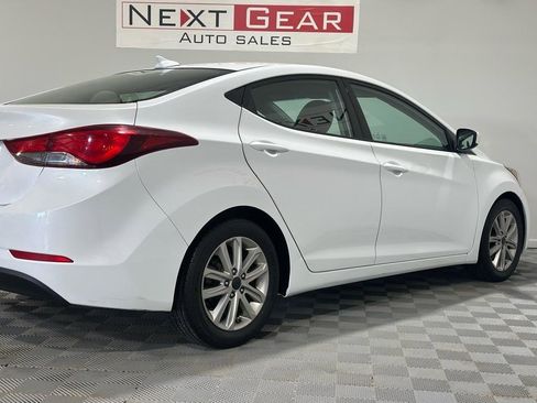 Used 2016 Hyundai Elantra SE w/ Option Group 02 FWD image 10