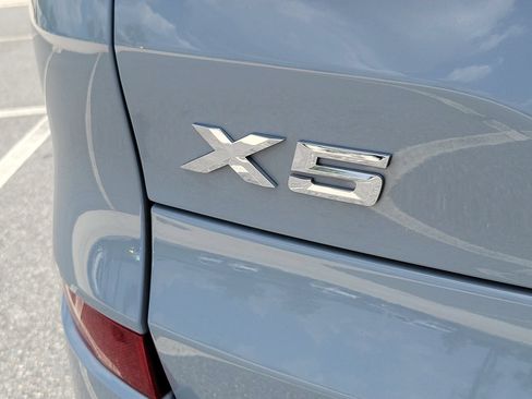 Used 2024 BMW X5 sDrive40i w/ M Sport Package RWD image 9