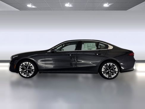 Used 2026 BMW 530i w/ Premium Package image 2