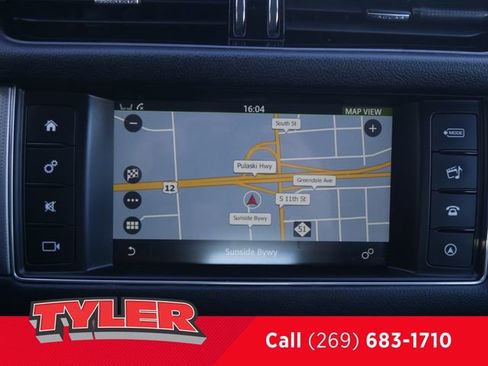 Used 2017 Jaguar XF Premium AWD/4WD image 41