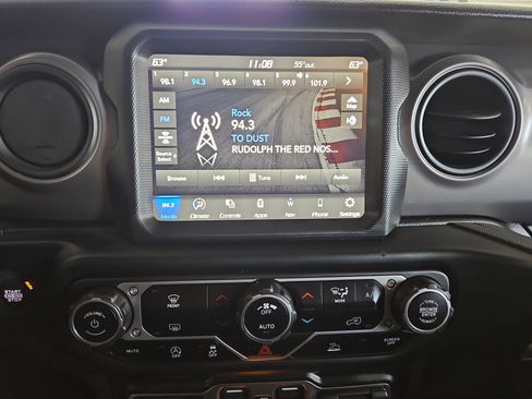 Used 2023 Jeep Gladiator Willys image 15