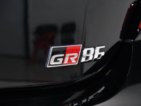 Used 2022 Toyota GR86 Premium RWD image 11