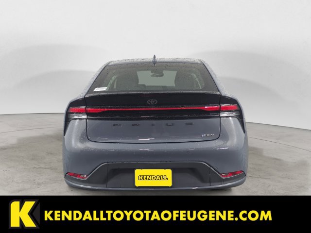 Used 2025 Toyota Prius LE FWD image 6