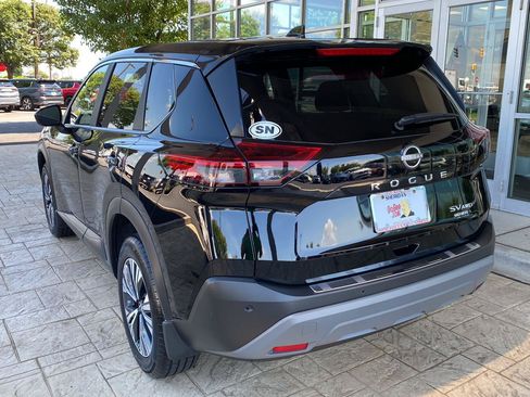 Certified 2023 Nissan Rogue SV AWD/4WD image 5