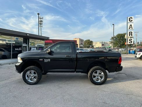 Used 2019 RAM 1500 Express RWD image 2