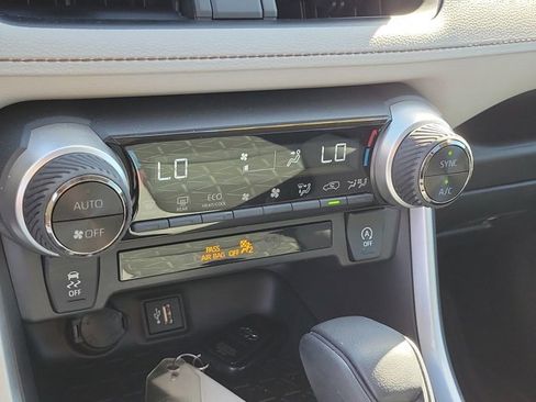 Used 2023 Toyota RAV4 XLE image 29