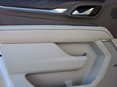 Used 2023 GMC Yukon XL Denali image 37