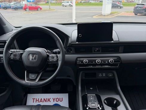 Certified 2025 Honda Pilot TrailSport image 16
