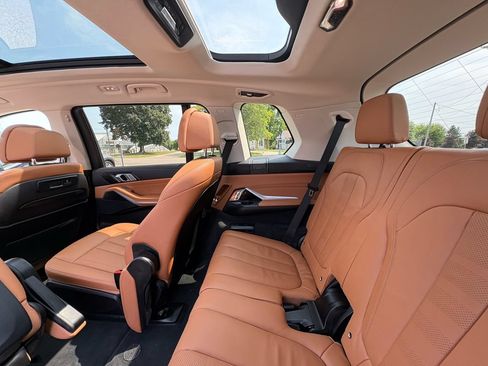 Used 2022 BMW X7 xDrive40i w/ Premium Package AWD/4WD image 30