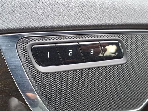 Used 2018 Volvo XC90 T6 Momentum w/ Convenience Package image 16