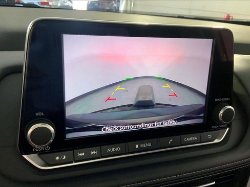 Used 2025 Nissan Rogue SV AWD/4WD image 21