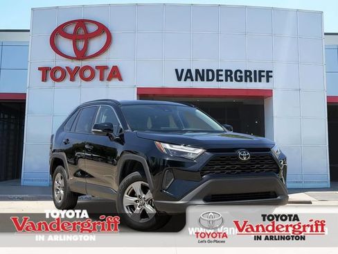 Used 2025 Toyota RAV4 XLE AWD/4WD image 1