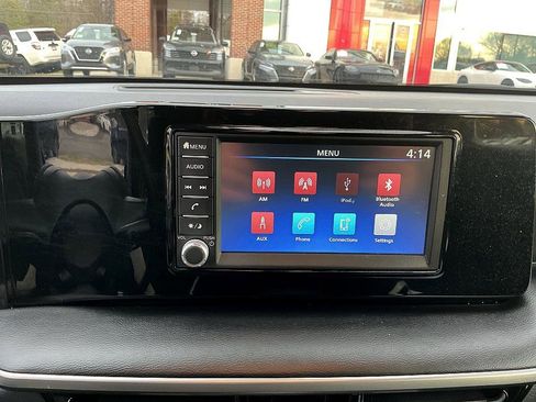 Certified 2025 Nissan Kicks S image 17