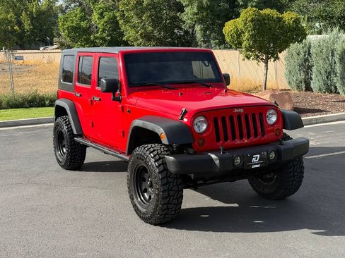 Used 2018 Jeep Wrangler Unlimited Sport S AWD/4WD image 2