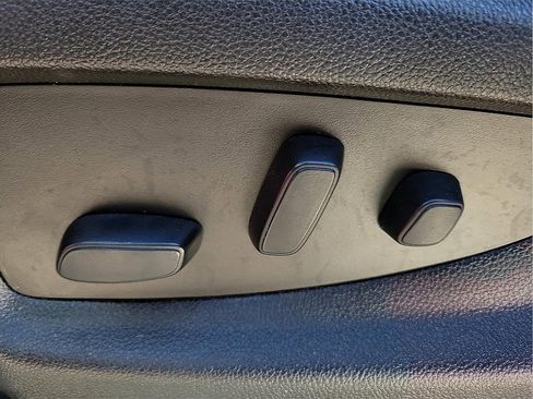 Used 2018 Chevrolet Silverado 1500 LT w/ Texas Edition image 15