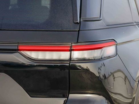 New 2025 Jeep Grand Cherokee Altitude image 10