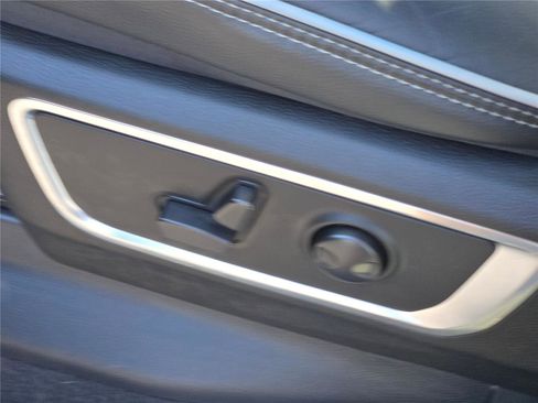 Certified 2025 RAM 1500 Laramie image 28