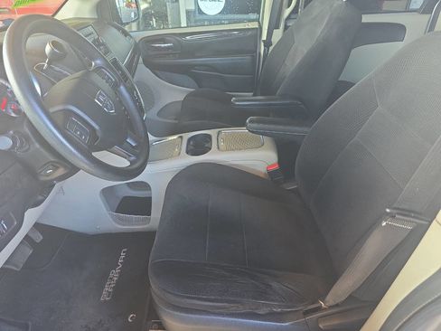 Used 2013 Dodge Grand Caravan SXT FWD image 5