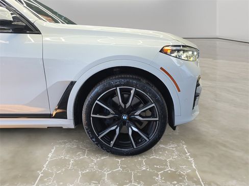 Used 2019 BMW X7 xDrive50i w/ M Sport Package image 14