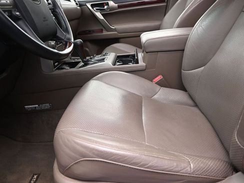 Used 2019 Lexus GX 460 Luxury AWD/4WD image 13