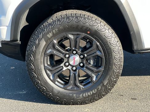 Used 2024 GMC Canyon Elevation w/ Trailering Package RWD image 23