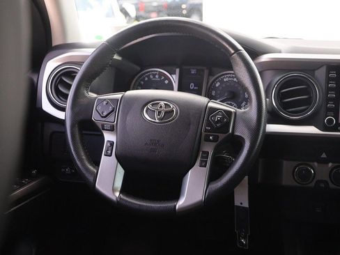 Used 2021 Toyota Tacoma SR5 AWD/4WD image 22
