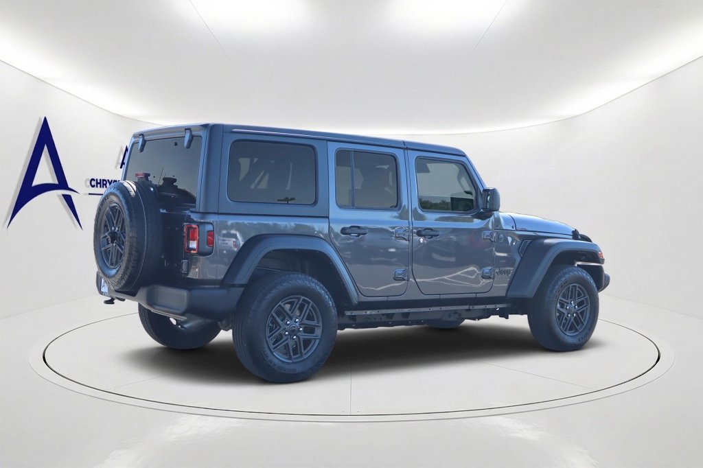 Used 2025 Jeep Wrangler Unlimited Sport AWD/4WD image 4
