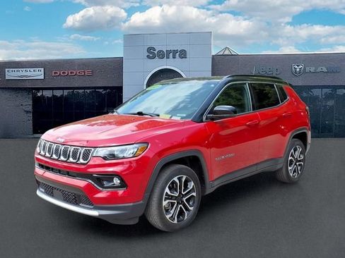 Used 2023 Jeep Compass Limited AWD/4WD image 3