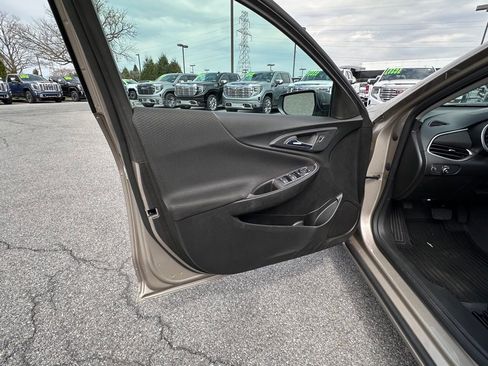 Used 2022 Chevrolet Malibu LS FWD image 23