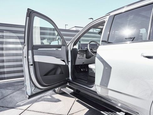 Used 2026 Cadillac Escalade V image 36