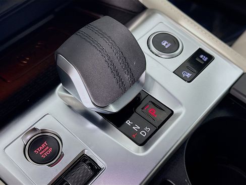 Used 2025 Jaguar F-PACE R-Dynamic S image 20