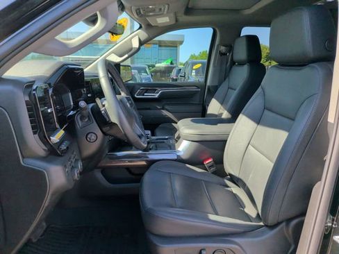 Used 2025 Chevrolet Silverado 1500 LTZ w/ LTZ Premium Package AWD/4WD image 12