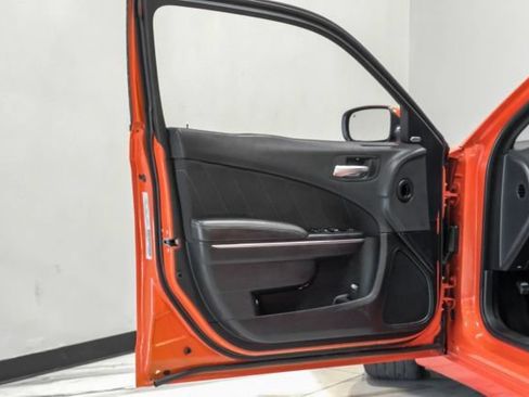 Used 2017 Dodge Charger R/T RWD image 58