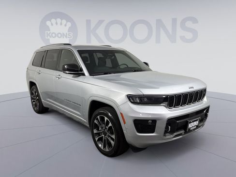 Used 2023 Jeep Grand Cherokee L Overland w/ Advanced Protech Group III image 10