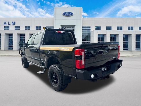 New 2026 Ford F250 Lariat w/ Black Appearance Package image 7