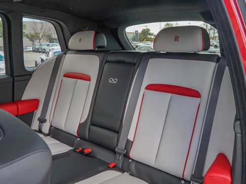 Certified 2024 Rolls-Royce Cullinan Black Badge w/ Dark Exterior Package image 43