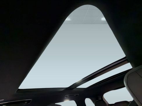 Certified 2025 Land Rover Range Rover Sport SE image 14