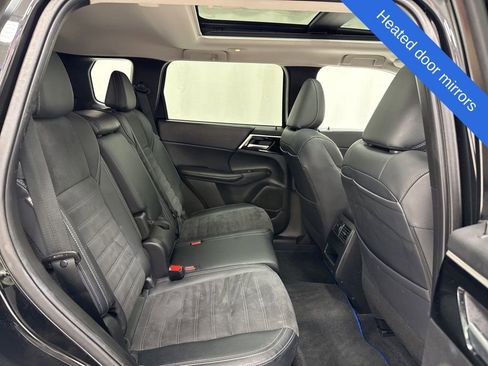 Used 2024 Mitsubishi Outlander SE image 12