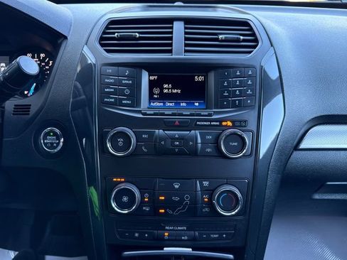 Used 2019 Ford Explorer XLT w/ Class III Trailer Tow Package image 9