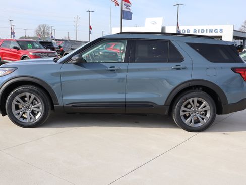 New 2026 Ford Explorer Active w/ Active Comfort Package image 8