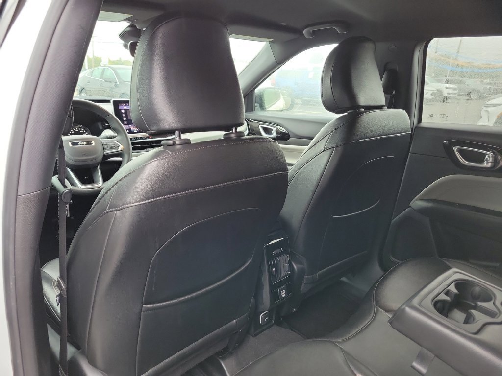 Used 2024 Jeep Compass Limited AWD/4WD image 17