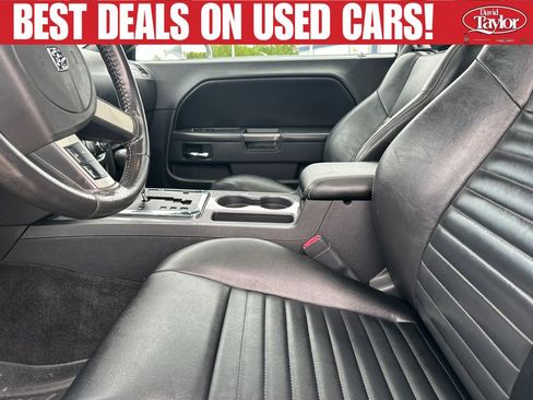 Used 2010 Dodge Challenger R/T RWD image 10