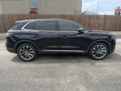 Used 2022 Lincoln Nautilus Reserve FWD image 4