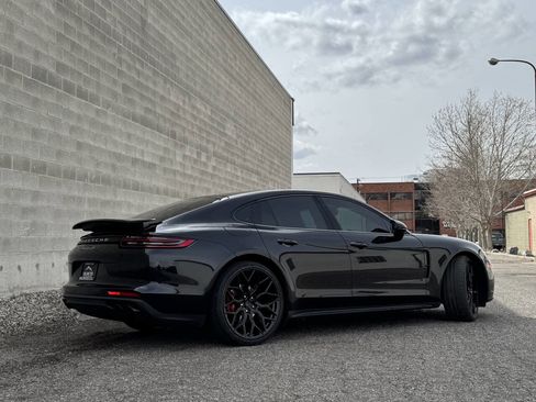 Used 2017 Porsche Panamera 4S image 4